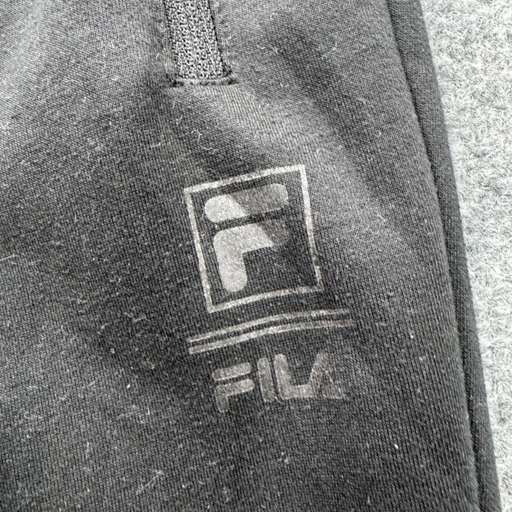 Fila Sweatpants Mens Medium Black Tapered Leg Zipper Pockets Athletic Running